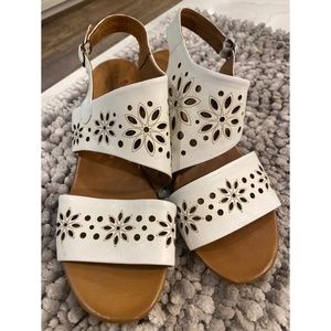 New Spring Step White Leather Saddle Size 42/11 US